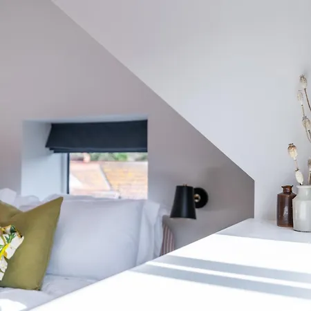 The Willows Boutique 3*